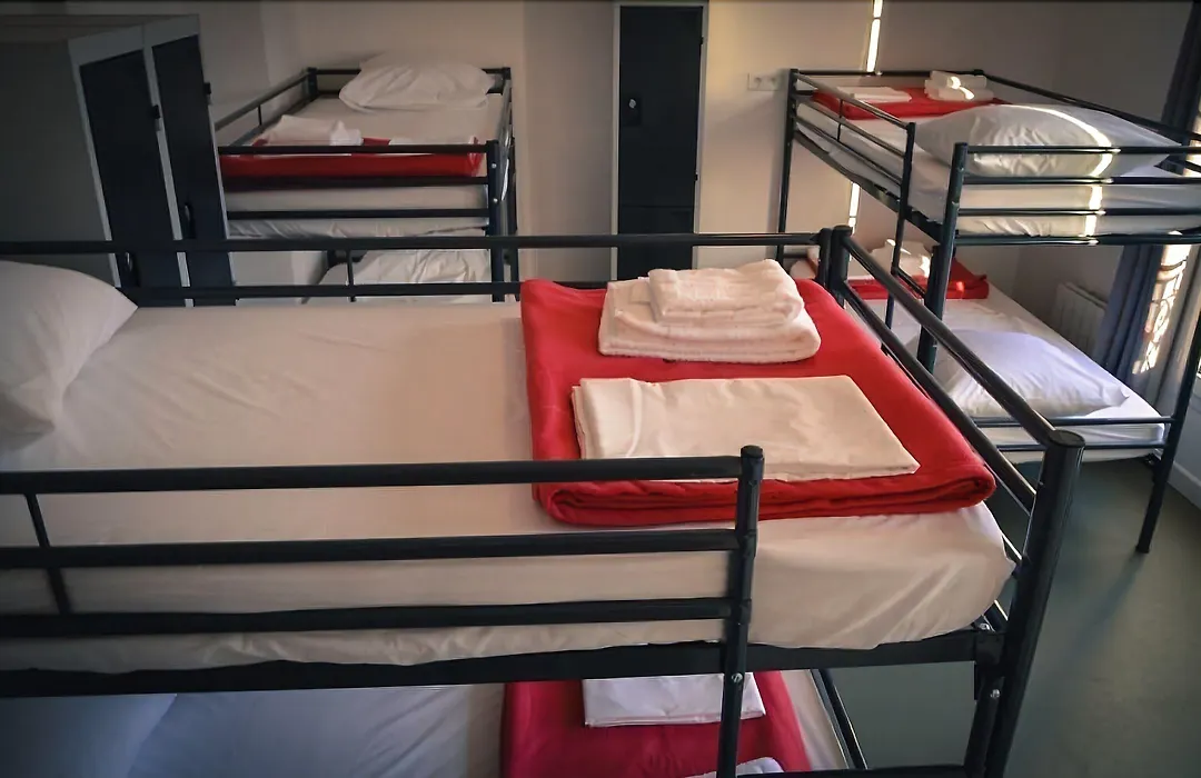 Beautiful Belleville Hotel & Hostel-1